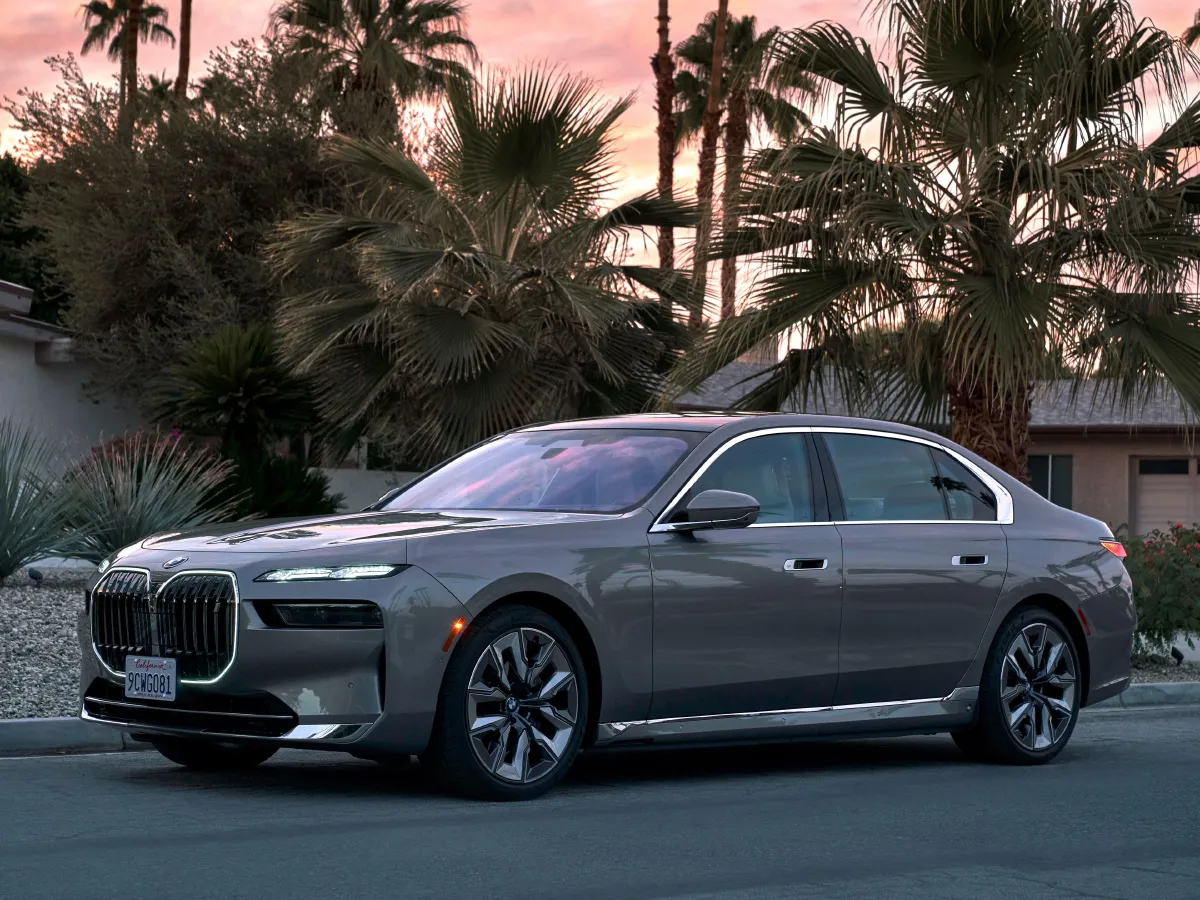 BMW i7,autocango,china used car exporter,china ev exporter,chinese used car exporter,chinese used ev exporter