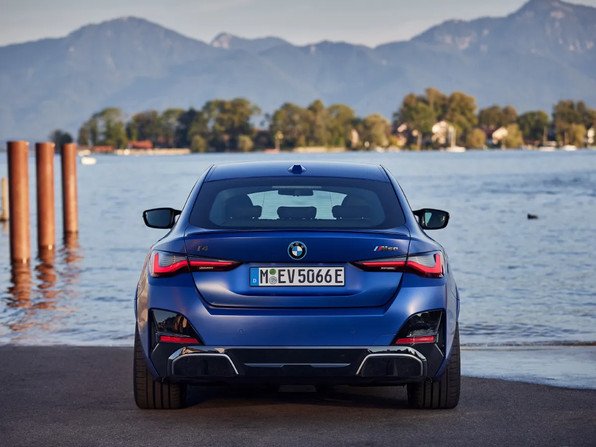 BMW i4,autocango,china used car exporter,china ev exporter,chinese used car exporter,chinese used ev exporter