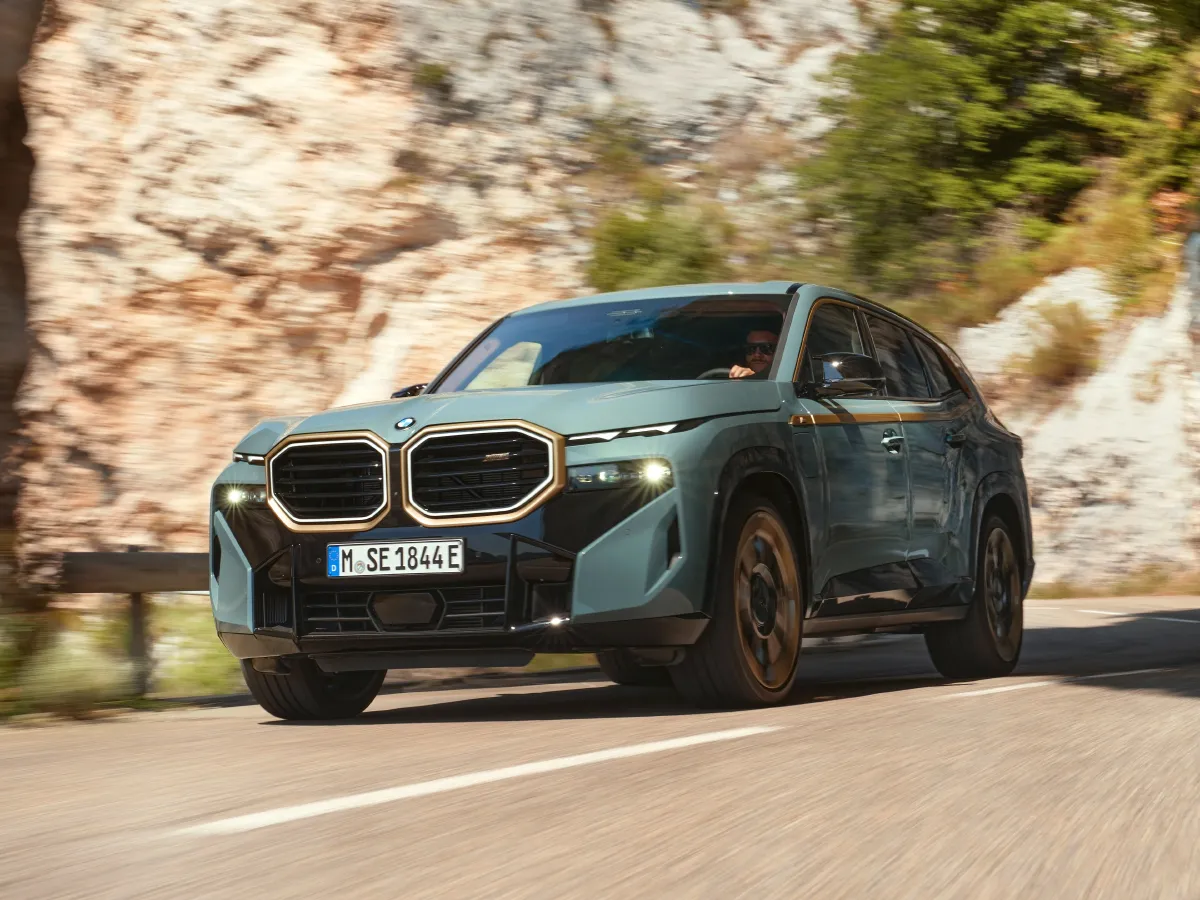 2023 BMW XM 4.4T 585HP V8 8AT PHEV 25.7KWH,autocango,china used car exporter,china ev exporter,chinese used car exporter,chinese used ev exporter