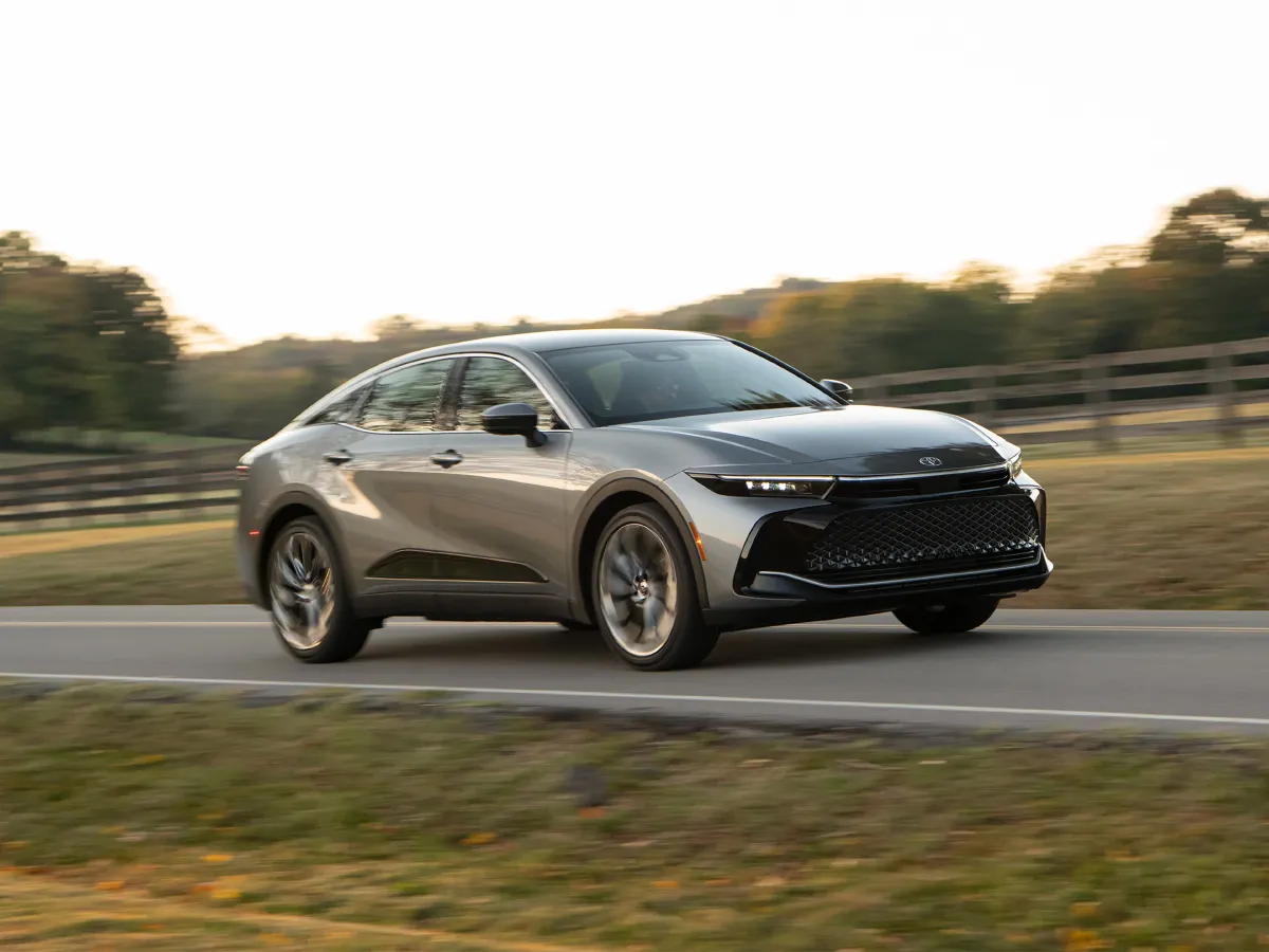 Toyota Crown,autocango,china used car exporter,china ev exporter,chinese used car exporter,chinese used ev exporter