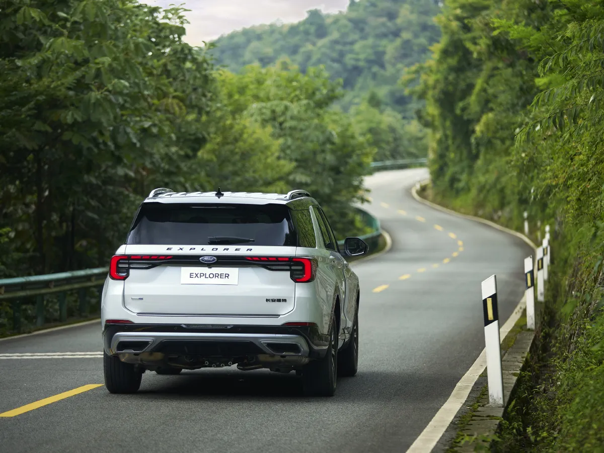 Ford Explorer,autocango,china used car exporter,china ev exporter,chinese used car exporter,chinese used ev exporter