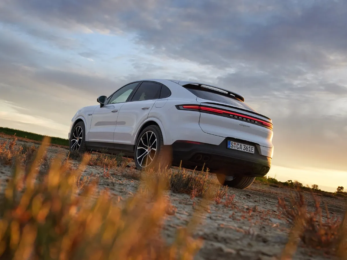 Porsche Cayenne,autocango,china used car exporter,china ev exporter,chinese used car exporter,chinese used ev exporter