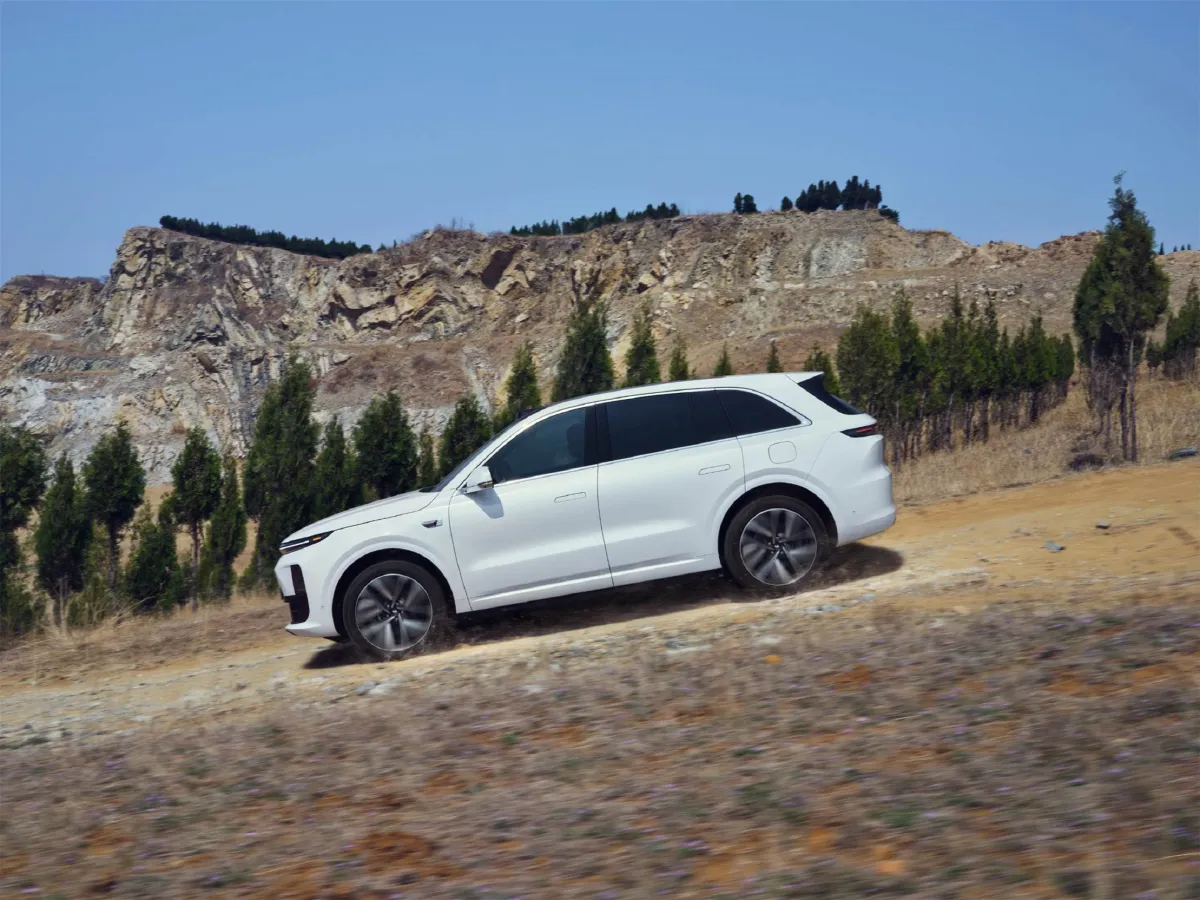 Li L6,autocango,china used car exporter,china ev exporter,chinese used car exporter,chinese used ev exporter