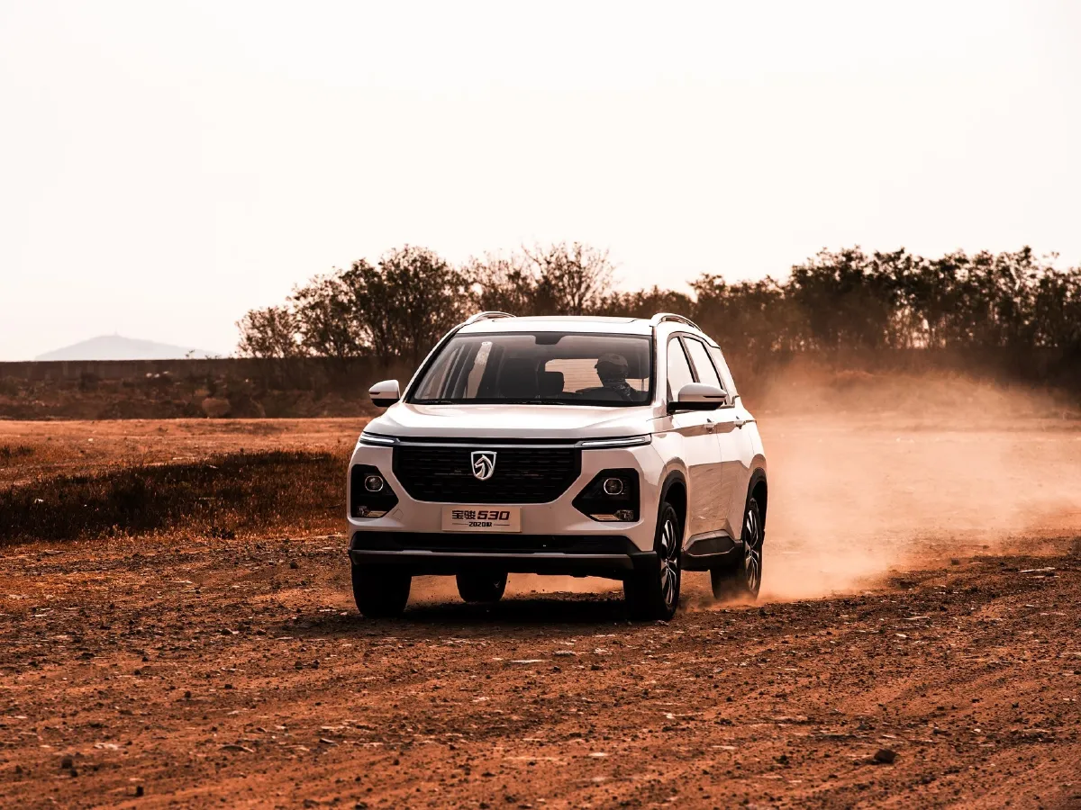 2018 BaoJun 530 1.8L 137HP L4 5AMT,autocango,china used car exporter,china ev exporter,chinese used car exporter,chinese used ev exporter