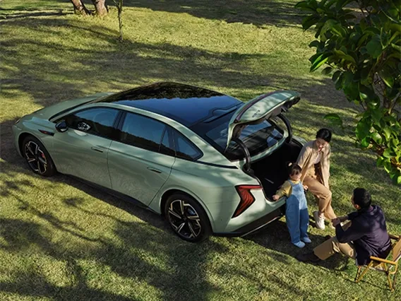 HongQi EH7,autocango,china used car exporter,china ev exporter,chinese used car exporter,chinese used ev exporter