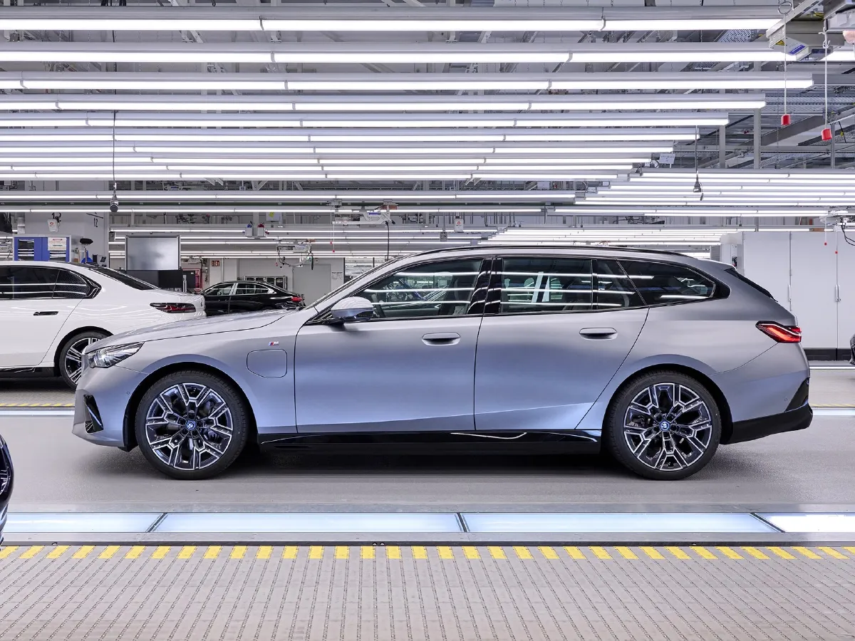 BMW i5,autocango,china used car exporter,china ev exporter,chinese used car exporter,chinese used ev exporter