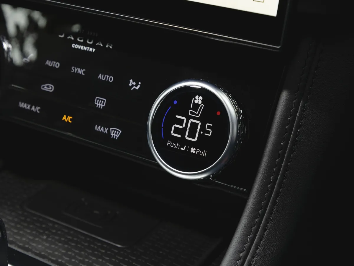 Jaguar F-PACE,autocango,china used car exporter,china ev exporter,chinese used car exporter,chinese used ev exporter