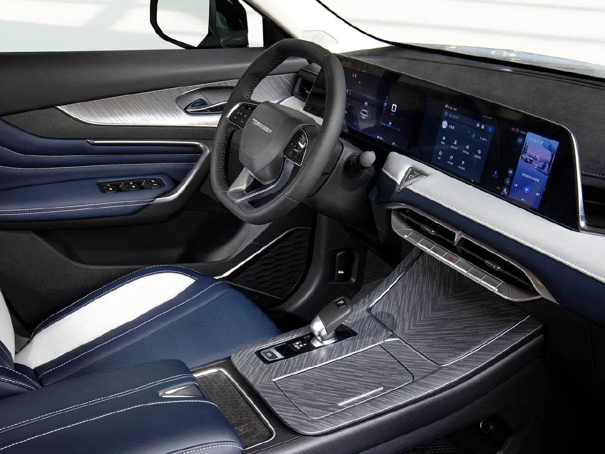 Venucia Grand V,autocango,china used car exporter,china ev exporter,chinese used car exporter,chinese used ev exporter