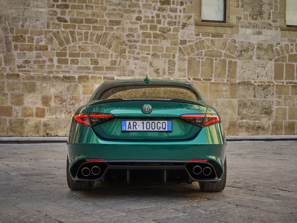 Alfa Romeo Giulia,autocango,china used car exporter,china ev exporter,chinese used car exporter,chinese used ev exporter