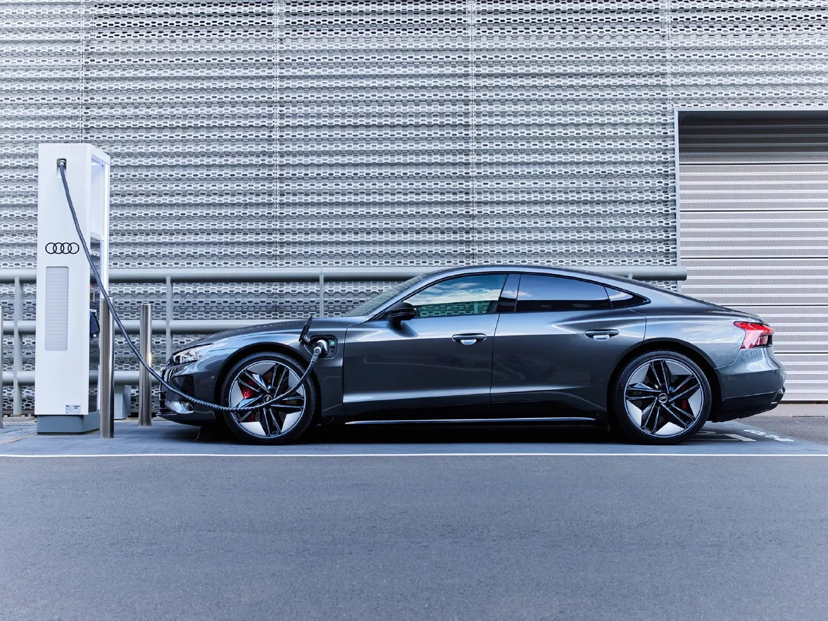 2023 Audi RS e-tron GT 2AT BEV 93.4KWH,autocango,china used car exporter,china ev exporter,chinese used car exporter,chinese used ev exporter