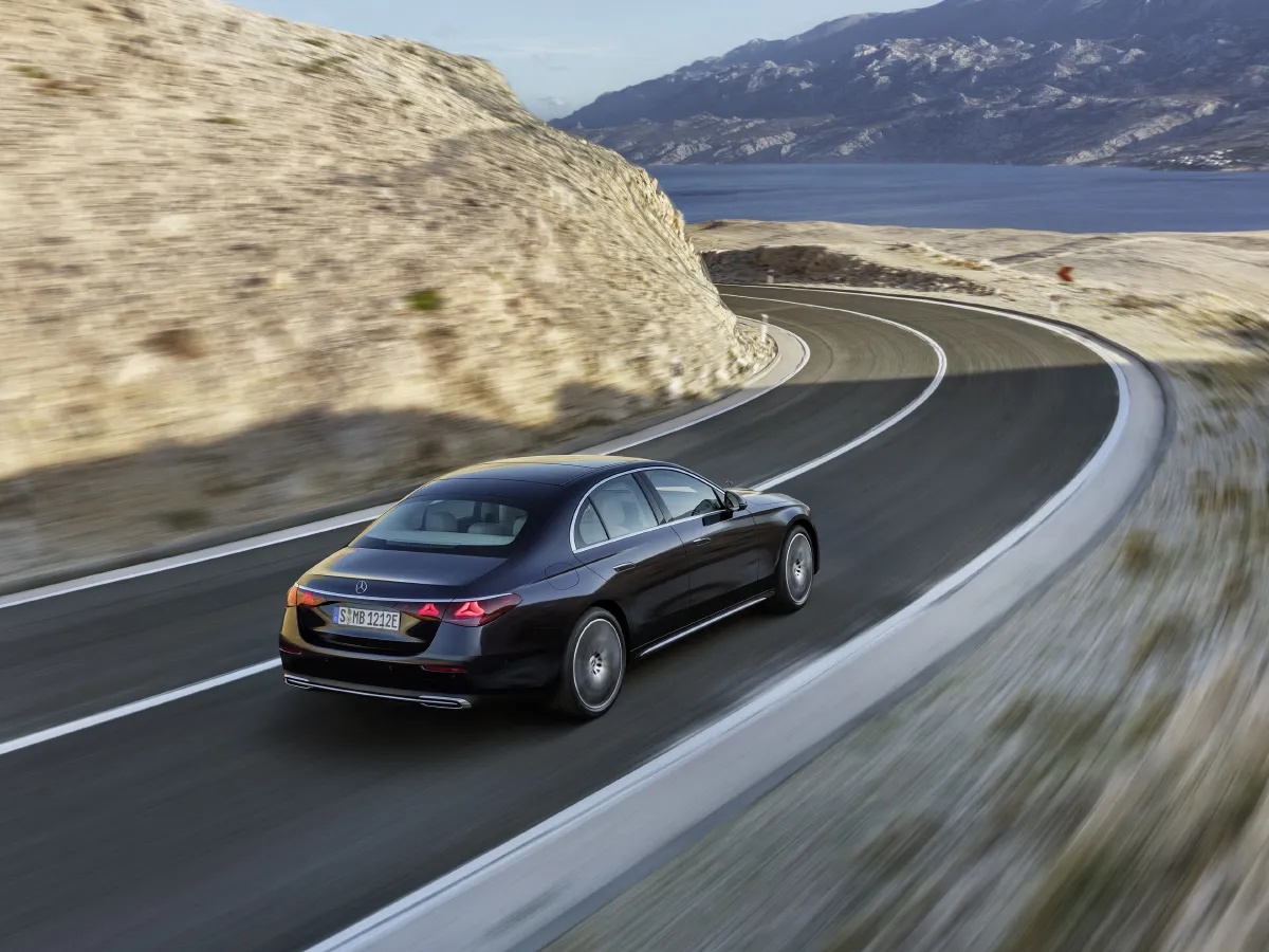 Mercedes-Benz E Class,autocango,china used car exporter,china ev exporter,chinese used car exporter,chinese used ev exporter