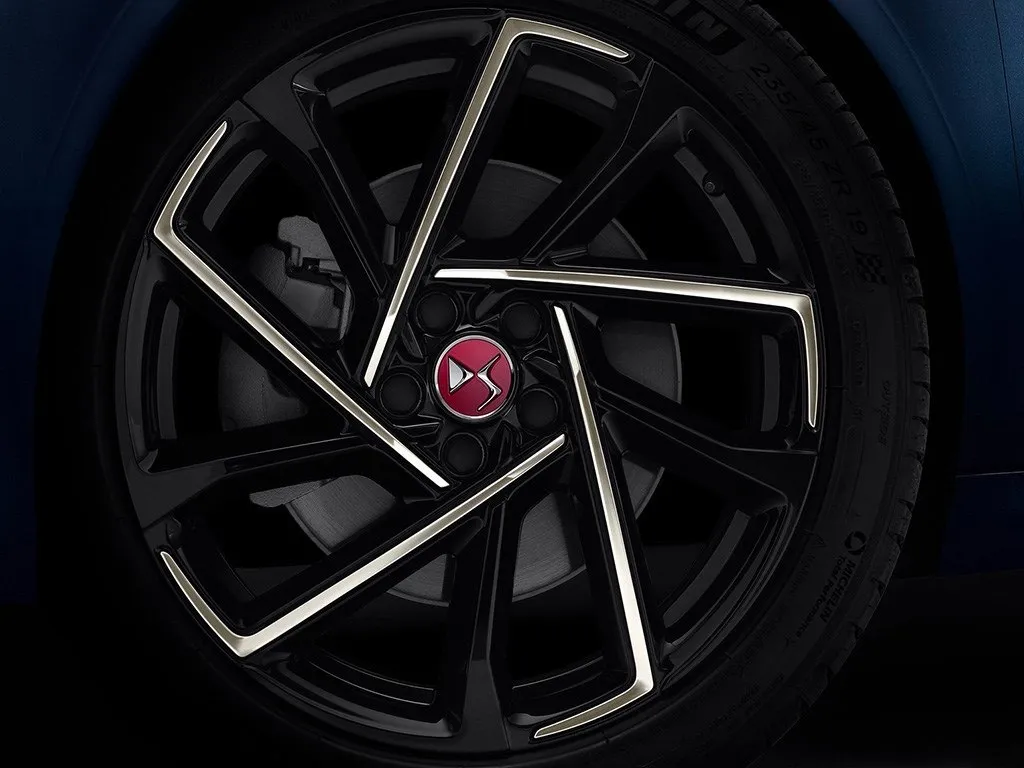 DS 9,autocango,china used car exporter,china ev exporter,chinese used car exporter,chinese used ev exporter