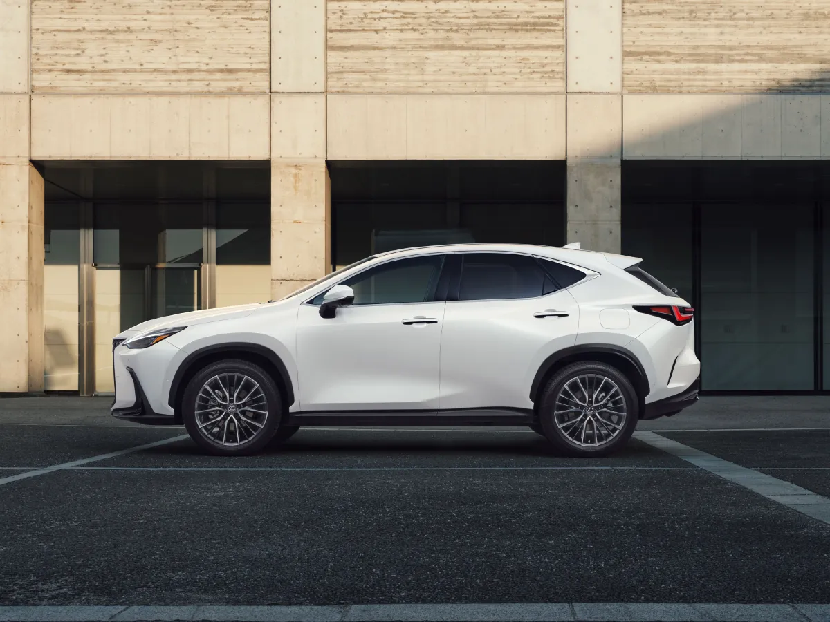 2024 Lexus NX 2.5L 185HP L4 E-CVT PHEV 16KWH,autocango,china used car exporter,china ev exporter,chinese used car exporter,chinese used ev exporter