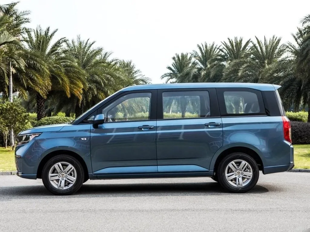 WuLing HongGuang Plus,autocango,china used car exporter,china ev exporter,chinese used car exporter,chinese used ev exporter