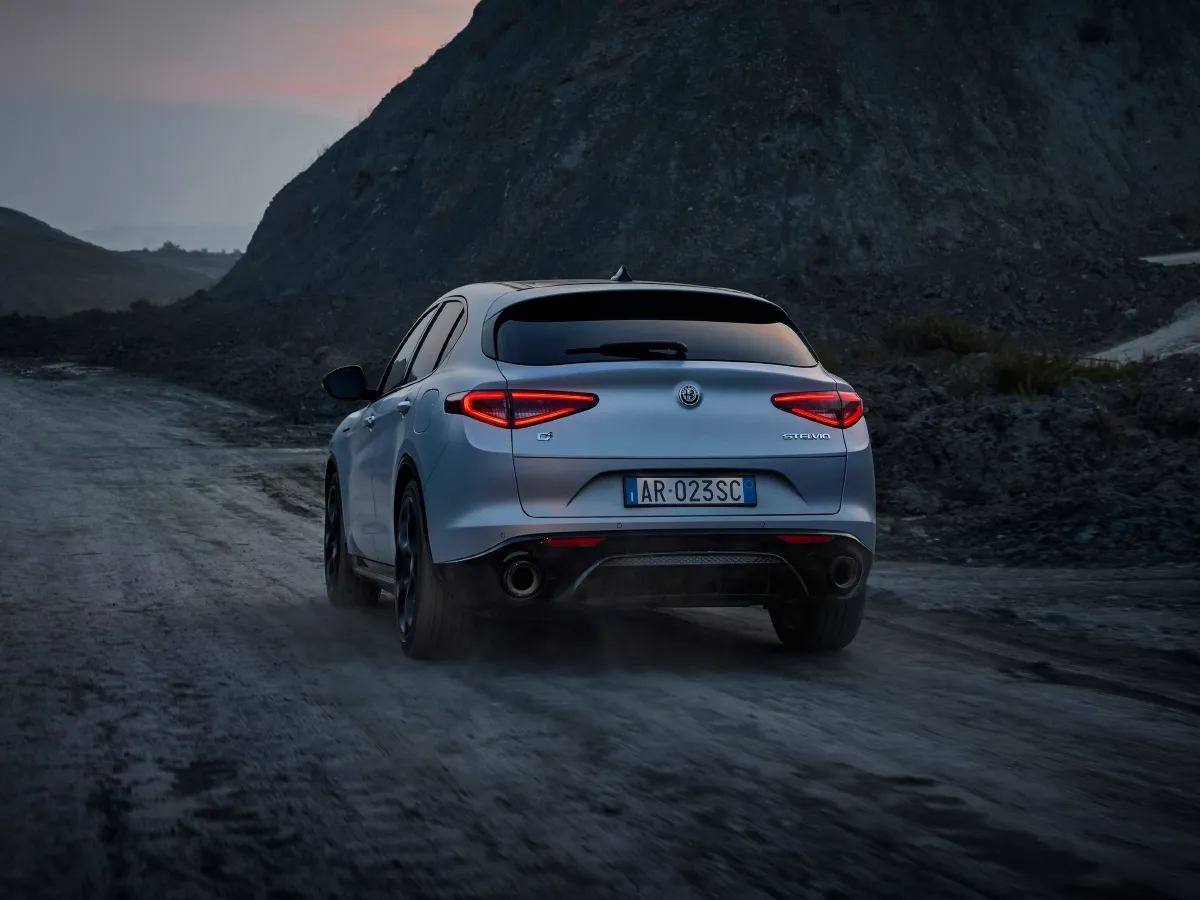 Alfa Romeo Stelvio,autocango,china used car exporter,china ev exporter,chinese used car exporter,chinese used ev exporter