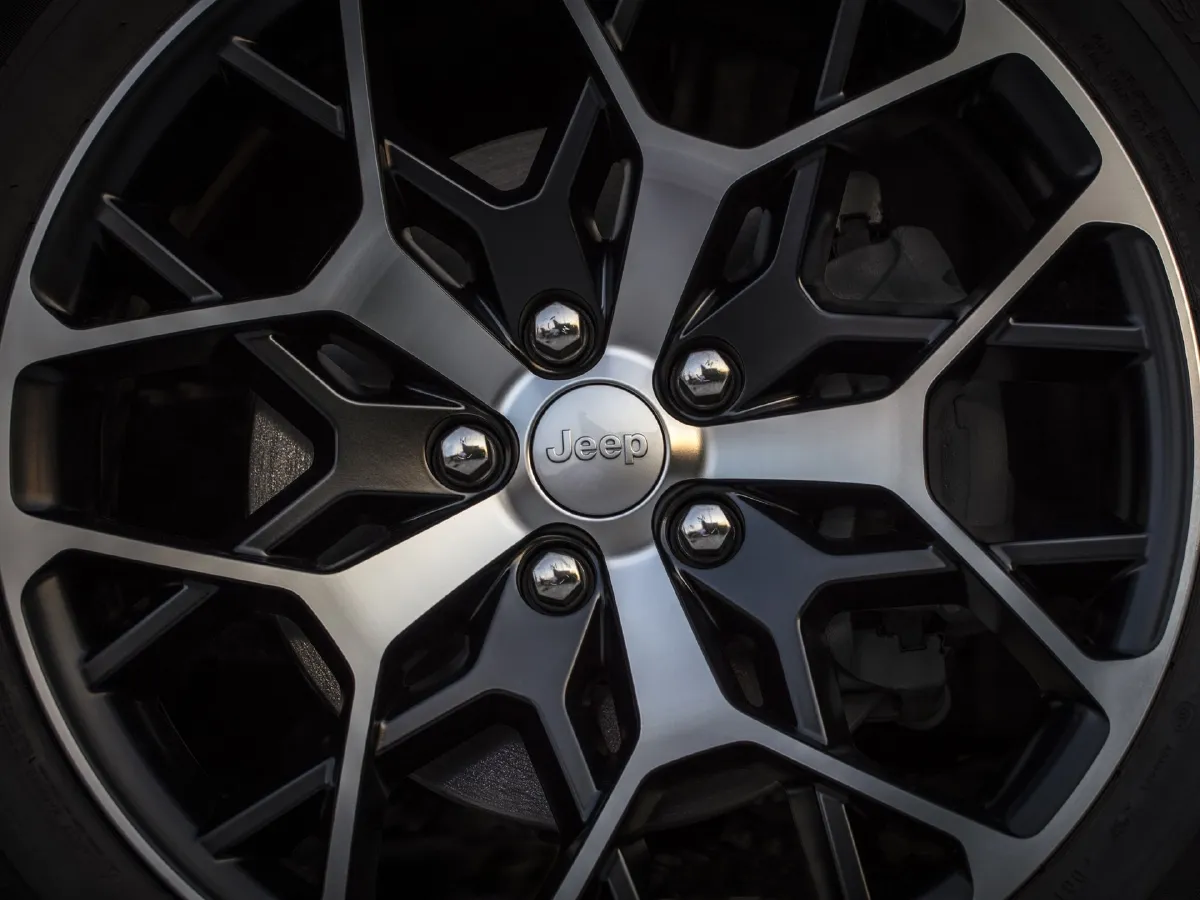 Jeep Grand Cherokee 4XE,autocango,china used car exporter,china ev exporter,chinese used car exporter,chinese used ev exporter