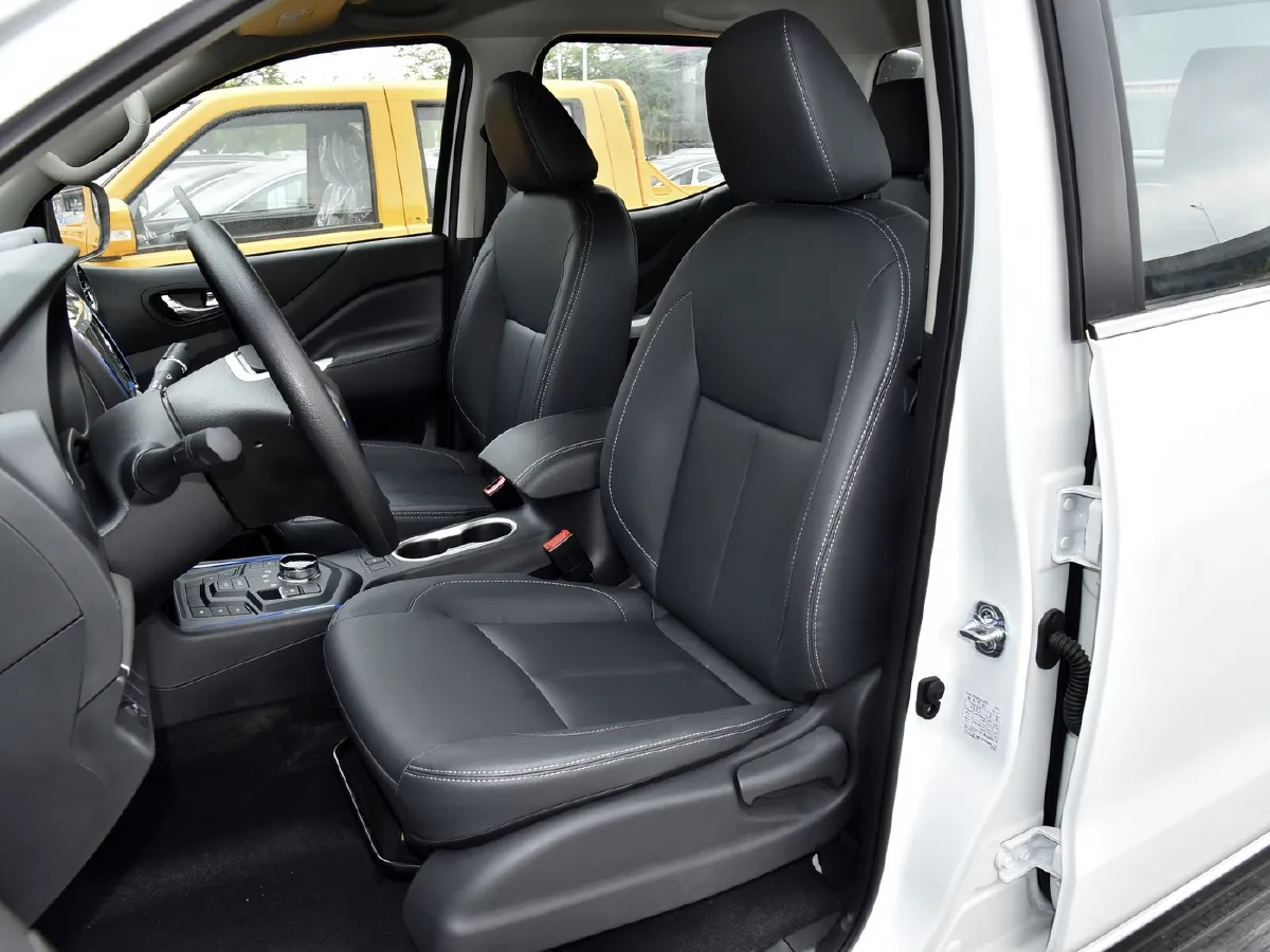 Dongfeng RuiQi 6,autocango,china used car exporter,china ev exporter,chinese used car exporter,chinese used ev exporter