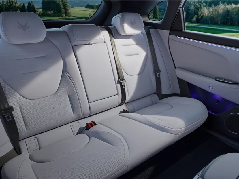 ARCFOX αT5,autocango,china used car exporter,china ev exporter,chinese used car exporter,chinese used ev exporter