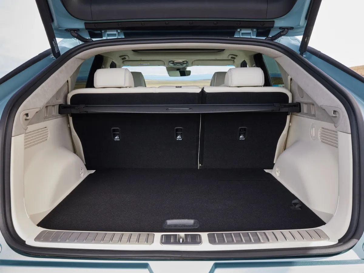 Genesis GV60,autocango,china used car exporter,china ev exporter,chinese used car exporter,chinese used ev exporter