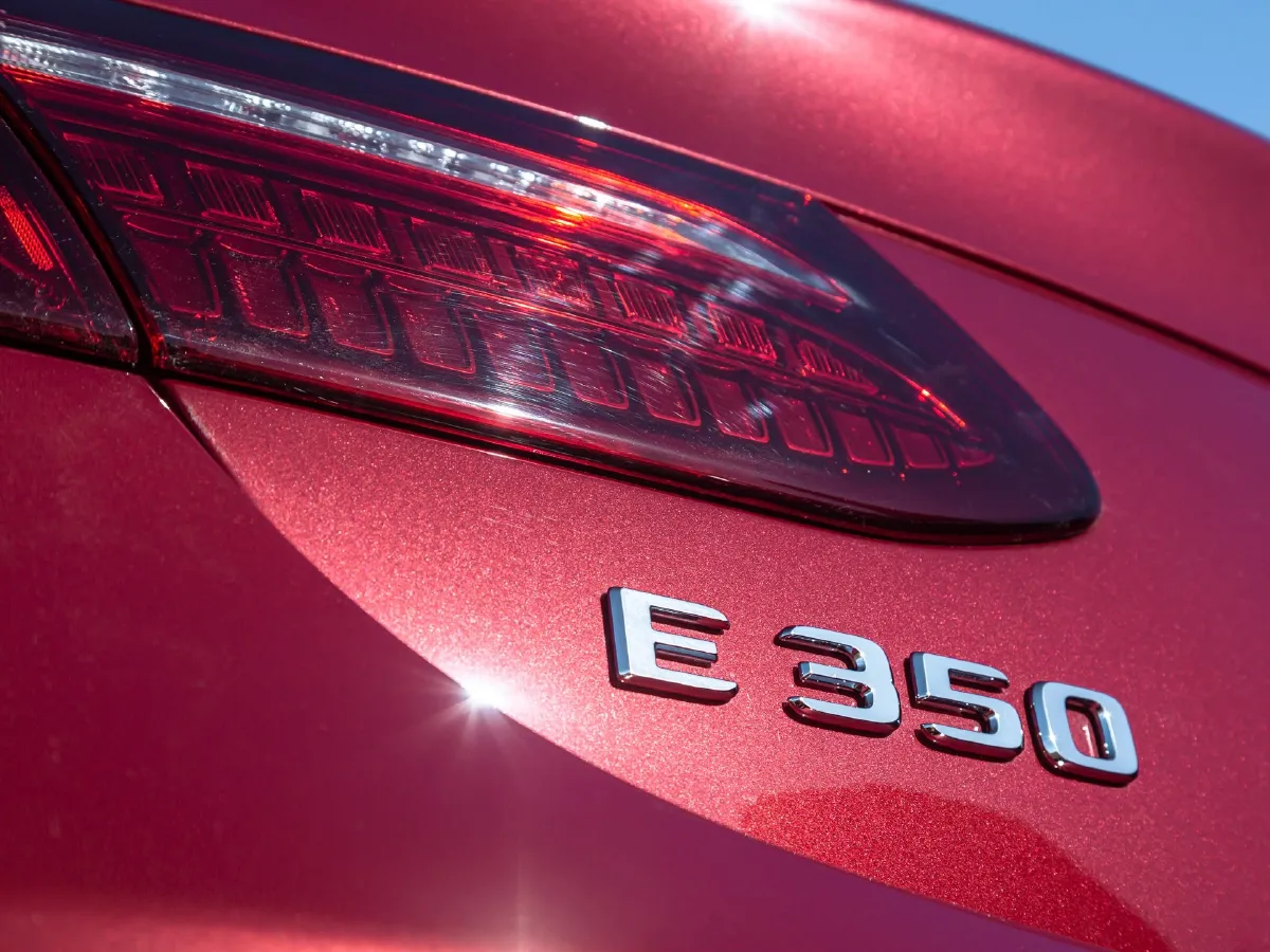 Mercedes-Benz E Class,autocango,china used car exporter,china ev exporter,chinese used car exporter,chinese used ev exporter