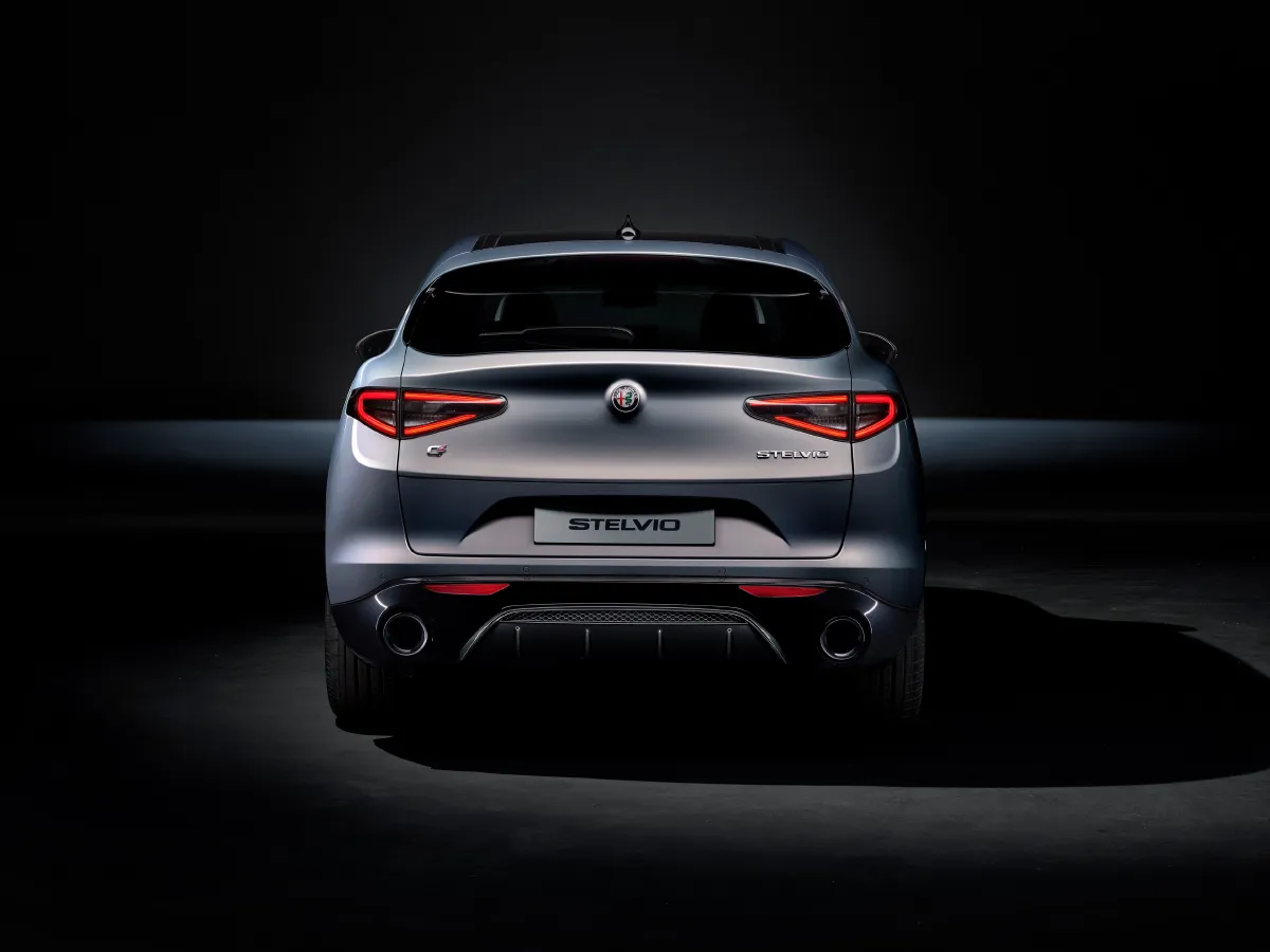 Alfa Romeo Stelvio,autocango,china used car exporter,china ev exporter,chinese used car exporter,chinese used ev exporter