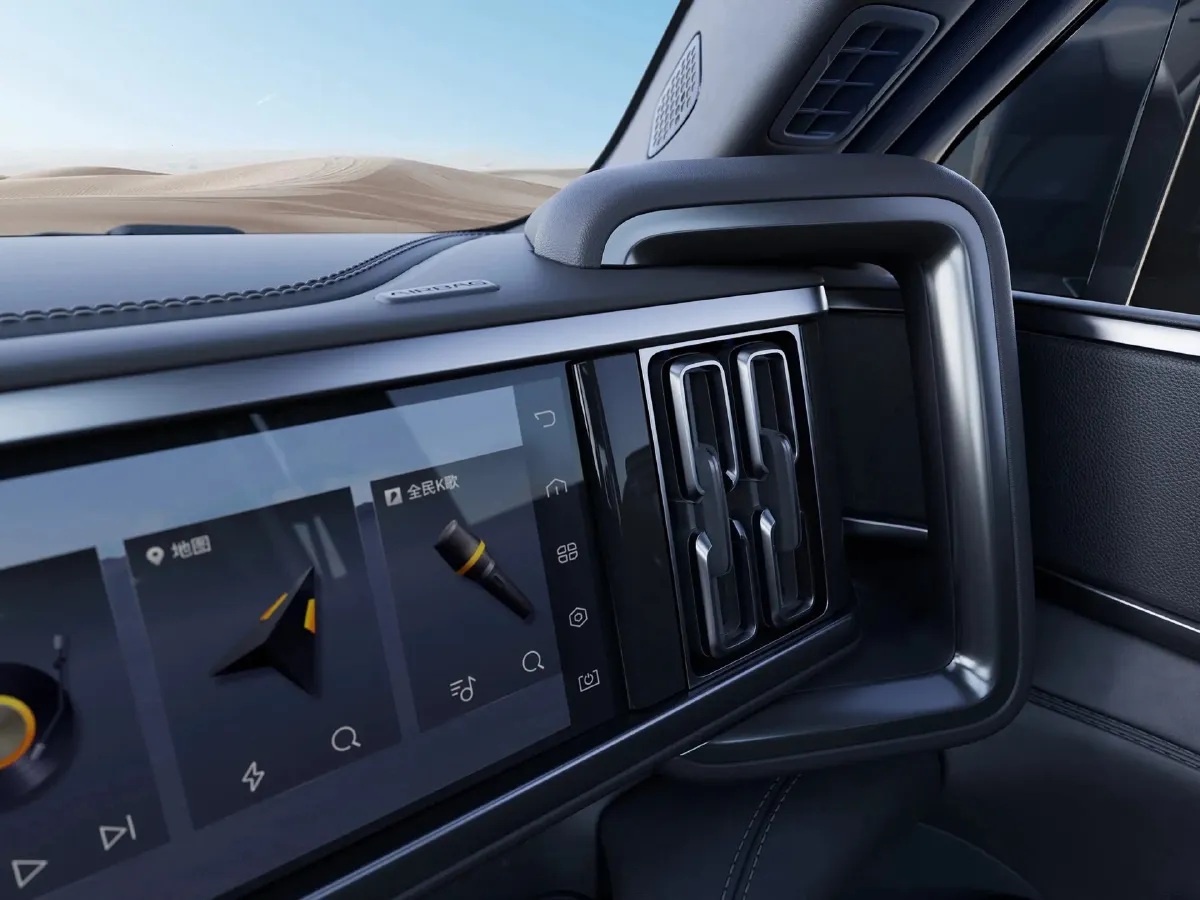 FangChengBao Bao 5,autocango,china used car exporter,china ev exporter,chinese used car exporter,chinese used ev exporter