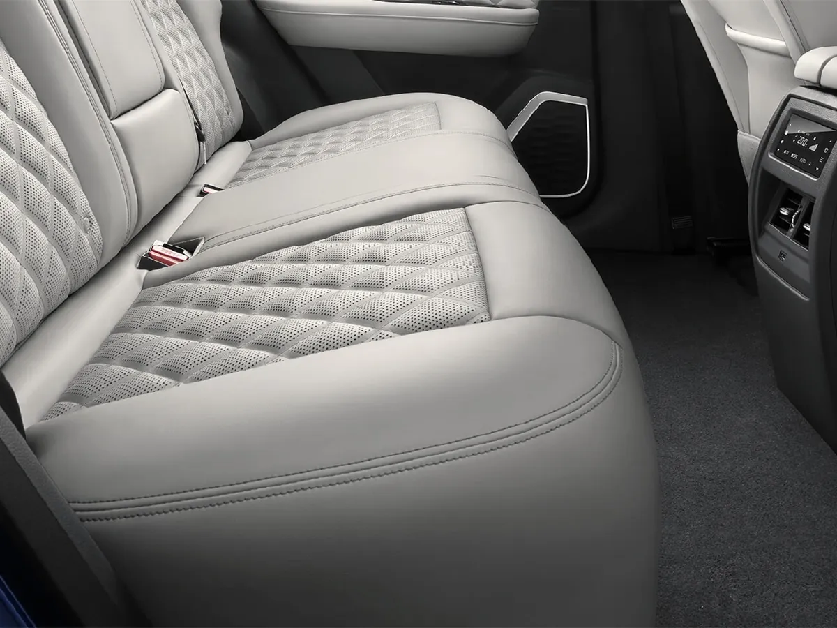 2020 Venucia Star 1.5T 190HP L4 6MT,autocango,china used car exporter,china ev exporter,chinese used car exporter,chinese used ev exporter