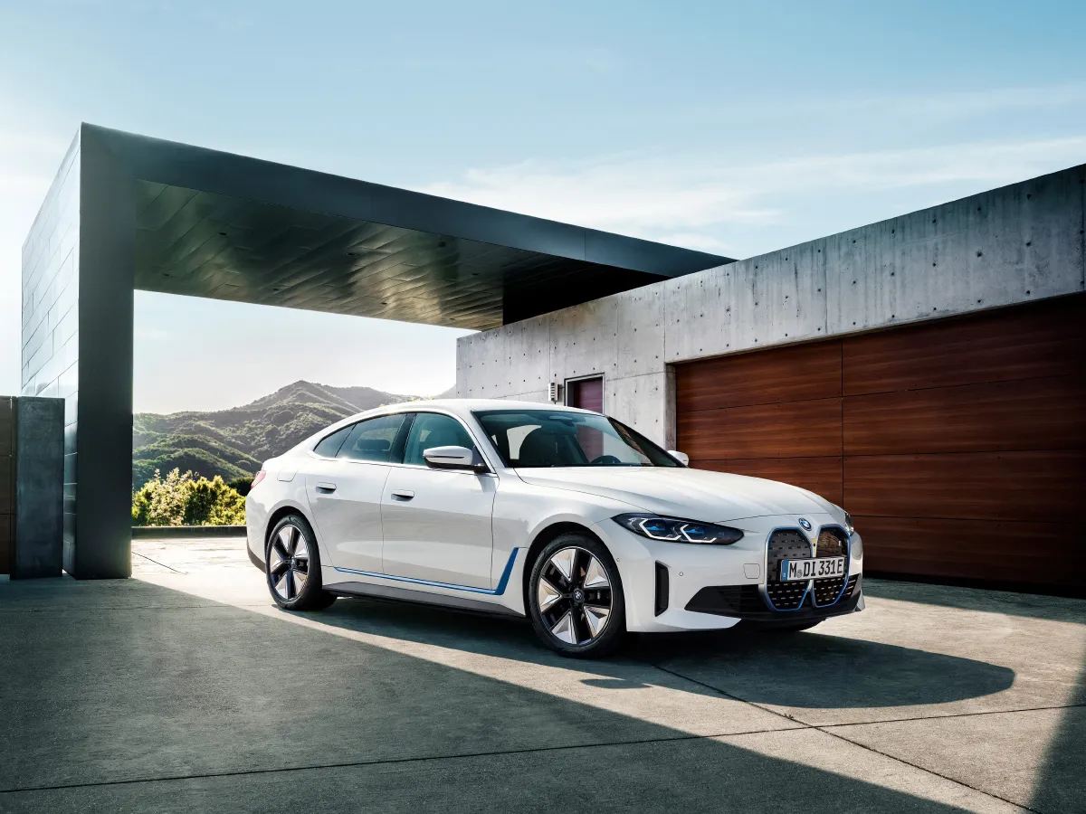 BMW i4,autocango,china used car exporter,china ev exporter,chinese used car exporter,chinese used ev exporter