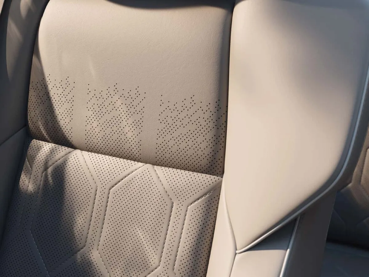 Volvo EM90,autocango,china used car exporter,china ev exporter,chinese used car exporter,chinese used ev exporter