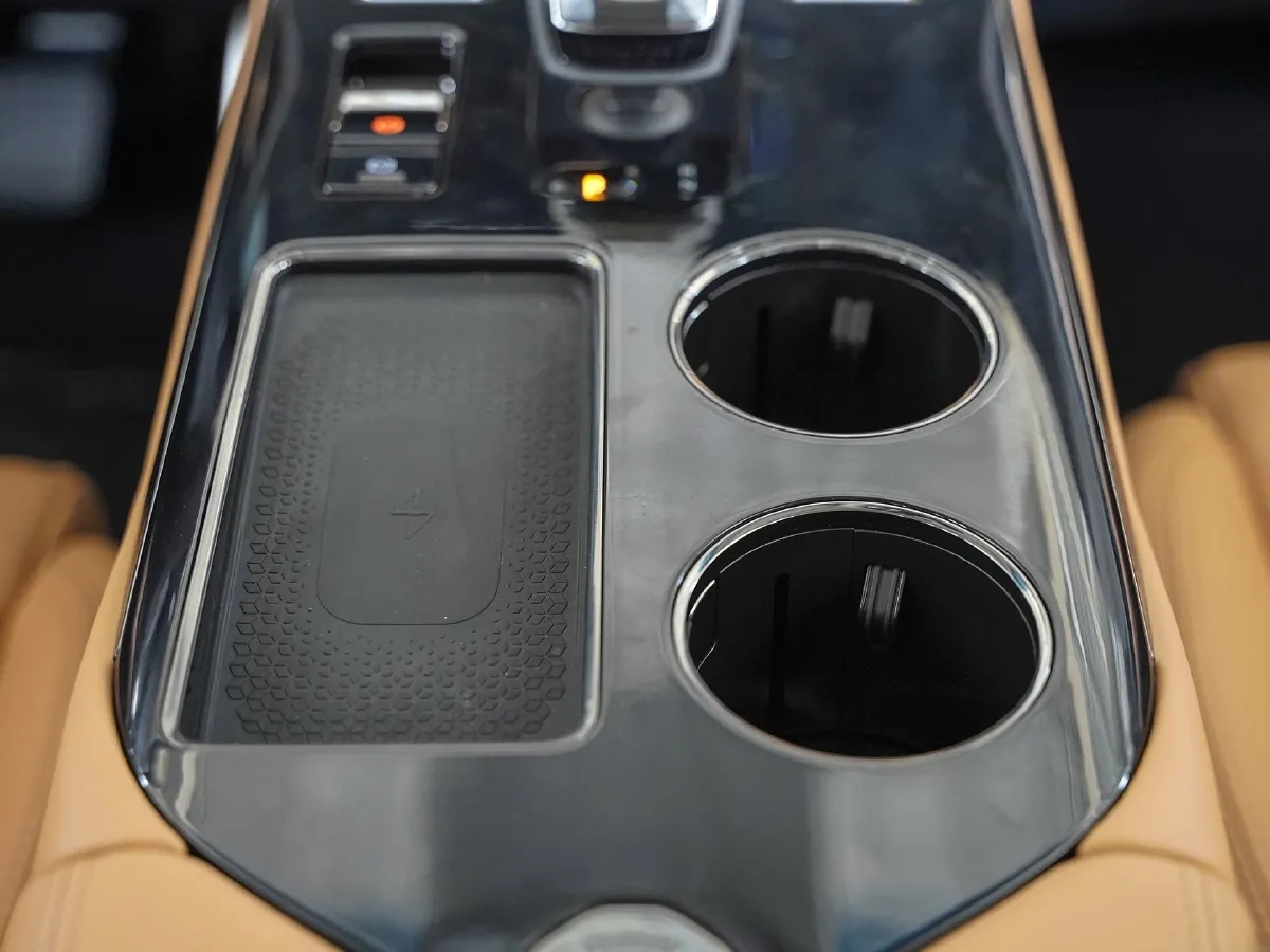 DongFeng Forthing XingHai V9,autocango,china used car exporter,china ev exporter,chinese used car exporter,chinese used ev exporter DongFeng Forthing XingHai V9,autocango,china used car exporter,china ev exporter,chinese used car exporter,chinese used ev exporter