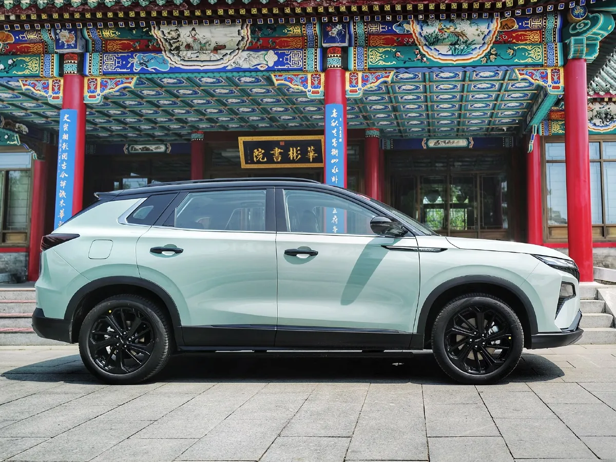 DongFeng Aeolus HaoJi,autocango,china used car exporter,china ev exporter,chinese used car exporter,chinese used ev exporter