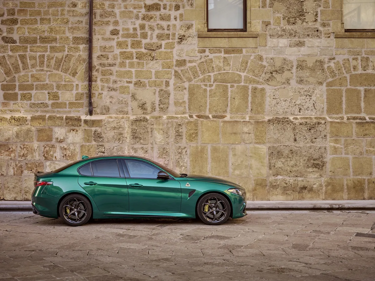 Alfa Romeo Giulia,autocango,china used car exporter,china ev exporter,chinese used car exporter,chinese used ev exporter