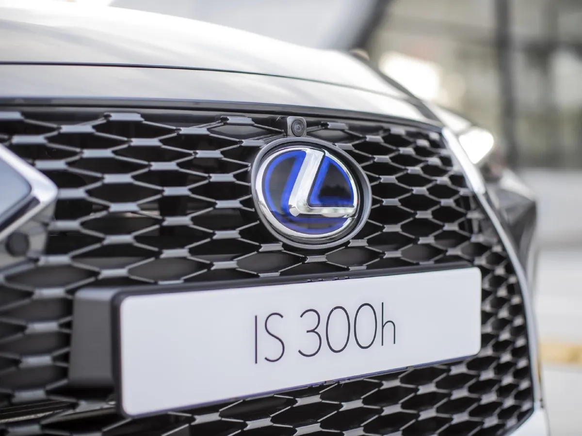 Lexus IS,autocango,china used car exporter,china ev exporter,chinese used car exporter,chinese used ev exporter