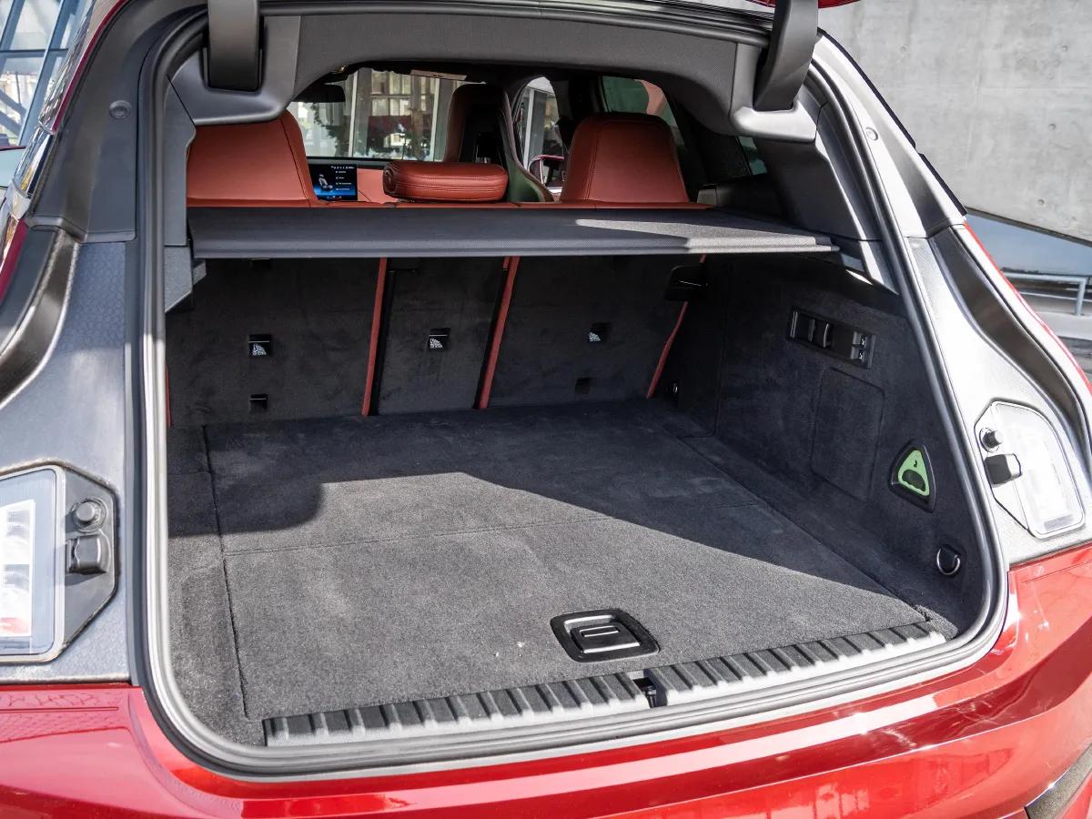 BMW iX,autocango,china used car exporter,china ev exporter,chinese used car exporter,chinese used ev exporter