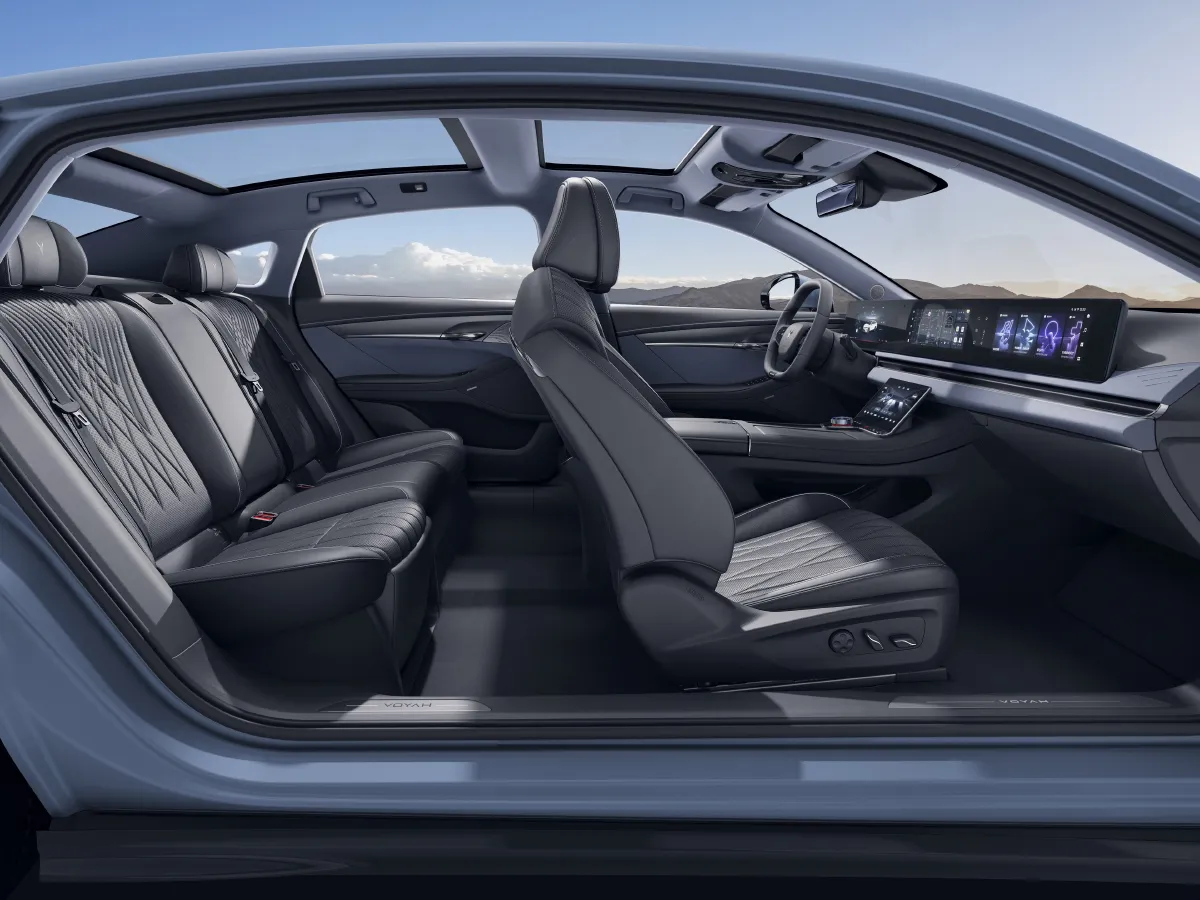 Voyah ZhuiGuang,autocango,china used car exporter,china ev exporter,chinese used car exporter,chinese used ev exporter