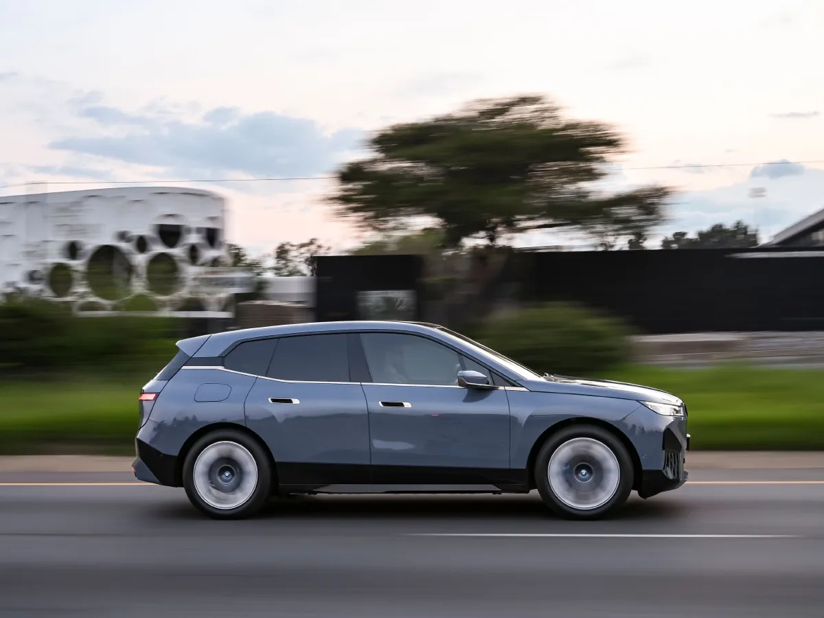 BMW iX,autocango,china used car exporter,china ev exporter,chinese used car exporter,chinese used ev exporter