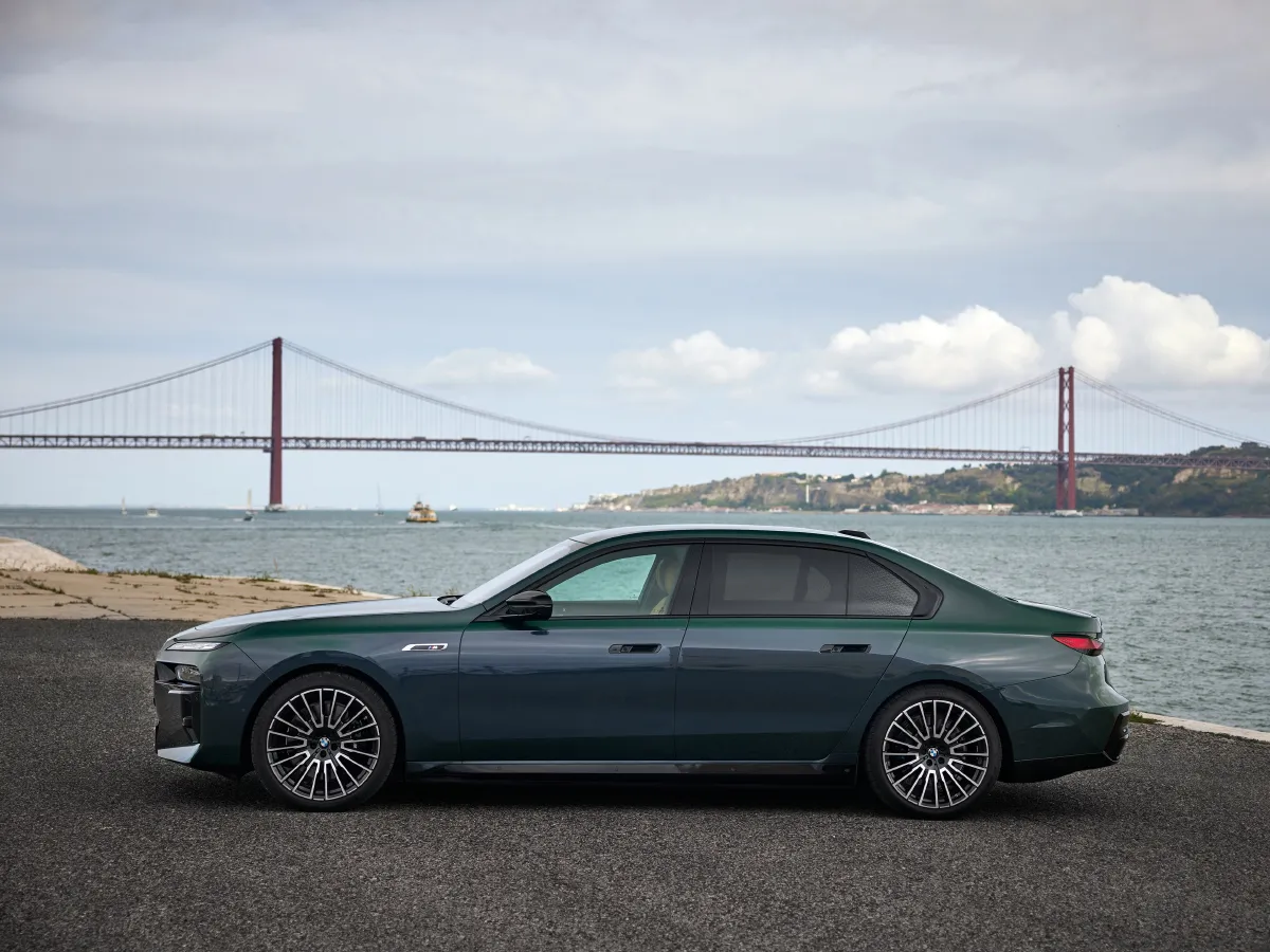 BMW i7,autocango,china used car exporter,china ev exporter,chinese used car exporter,chinese used ev exporter