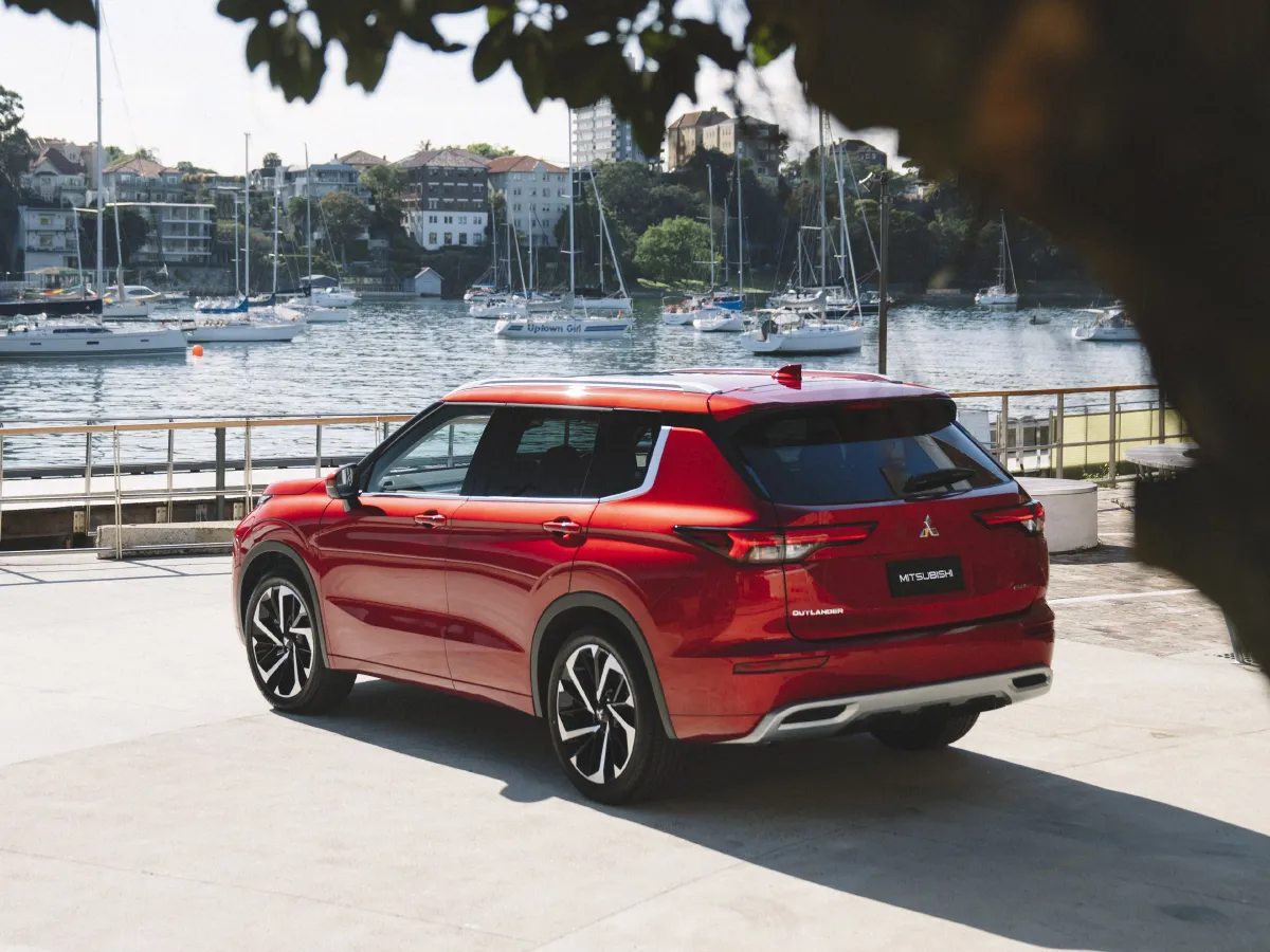 Mitsubishi Outlander,autocango,china used car exporter,china ev exporter,chinese used car exporter,chinese used ev exporter