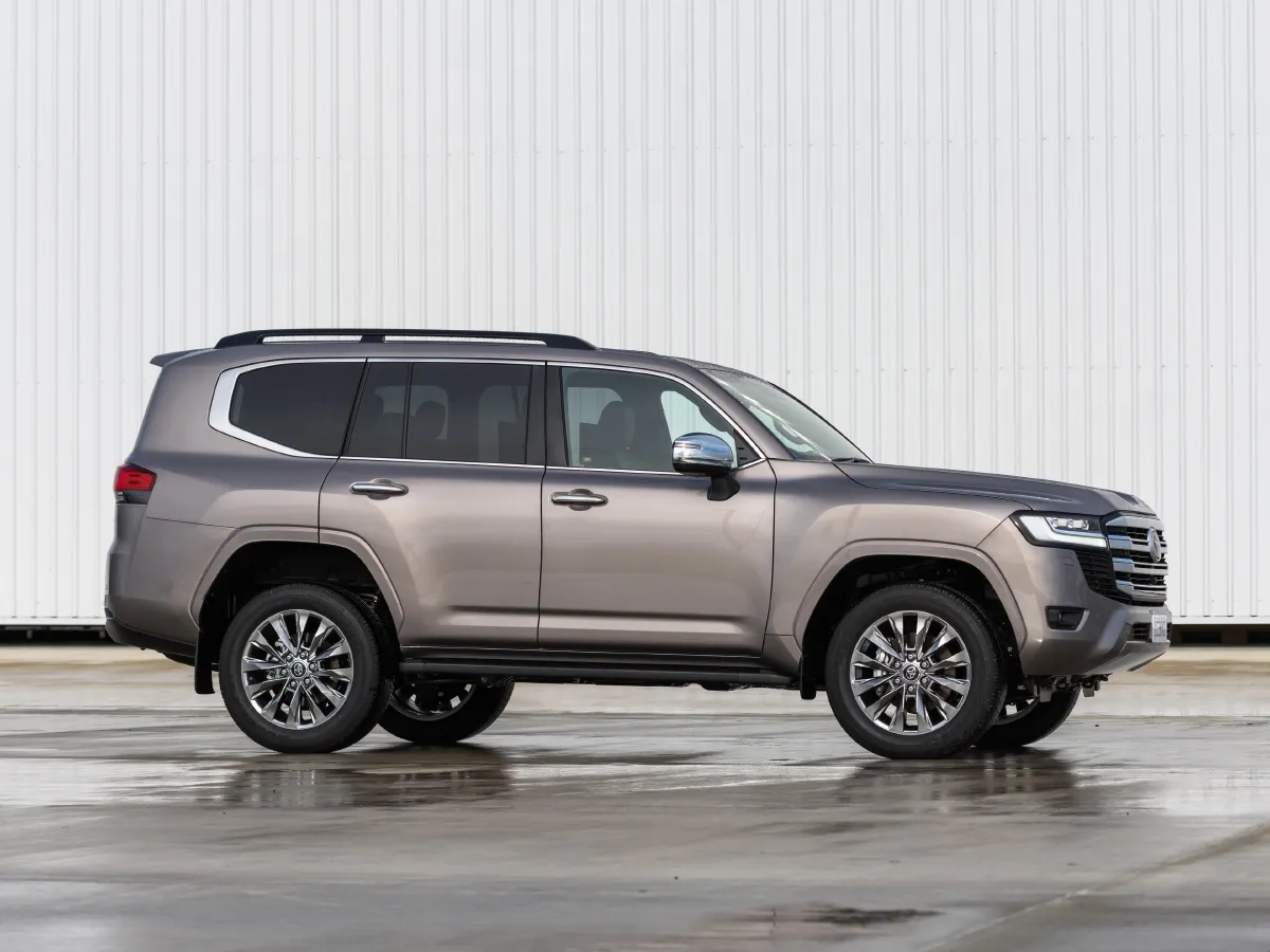 Toyota Land Cruiser,autocango,china used car exporter,china ev exporter,chinese used car exporter,chinese used ev exporter