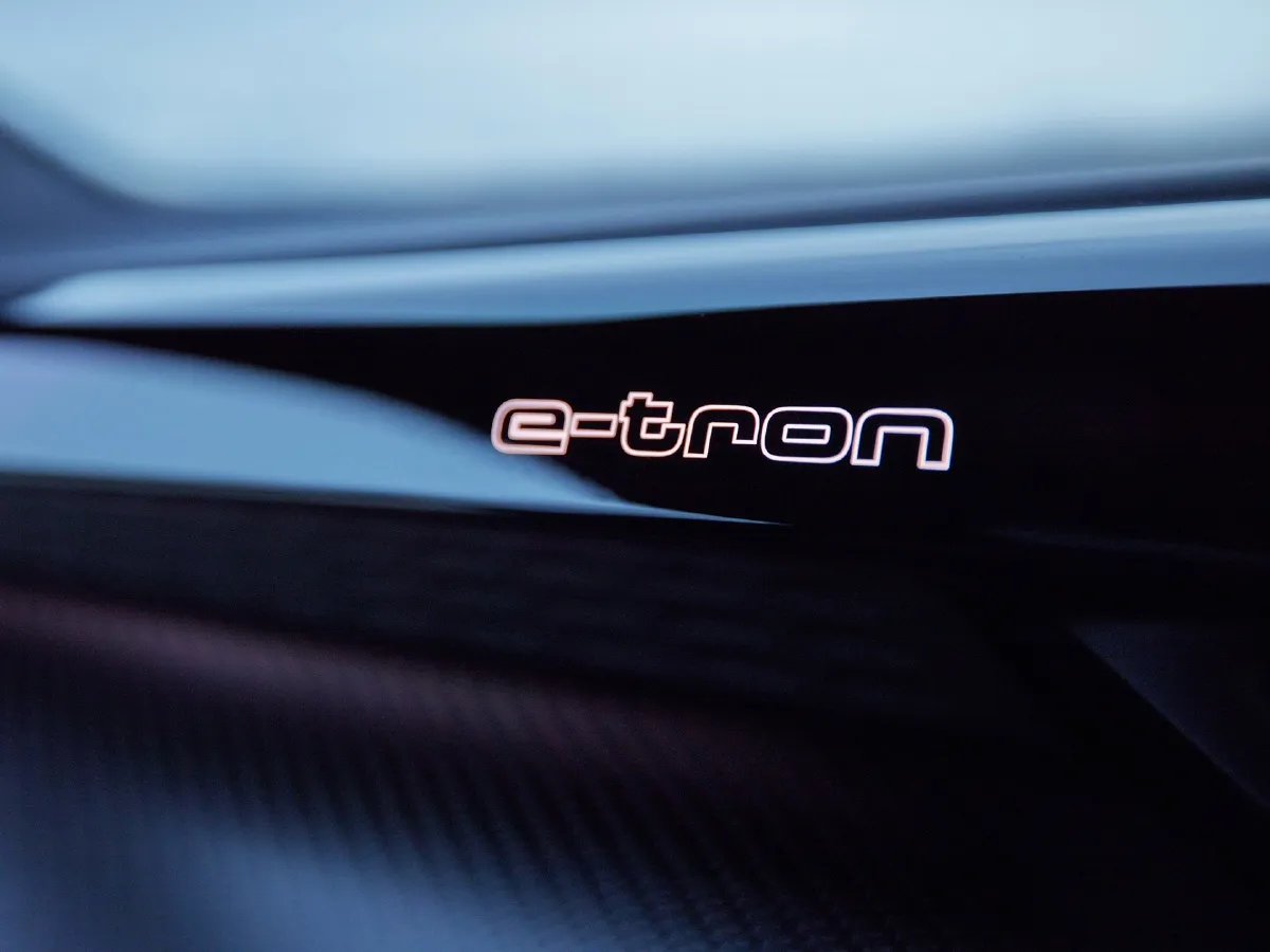 2023 Audi RS e-tron GT 2AT BEV 93.4KWH,autocango,china used car exporter,china ev exporter,chinese used car exporter,chinese used ev exporter