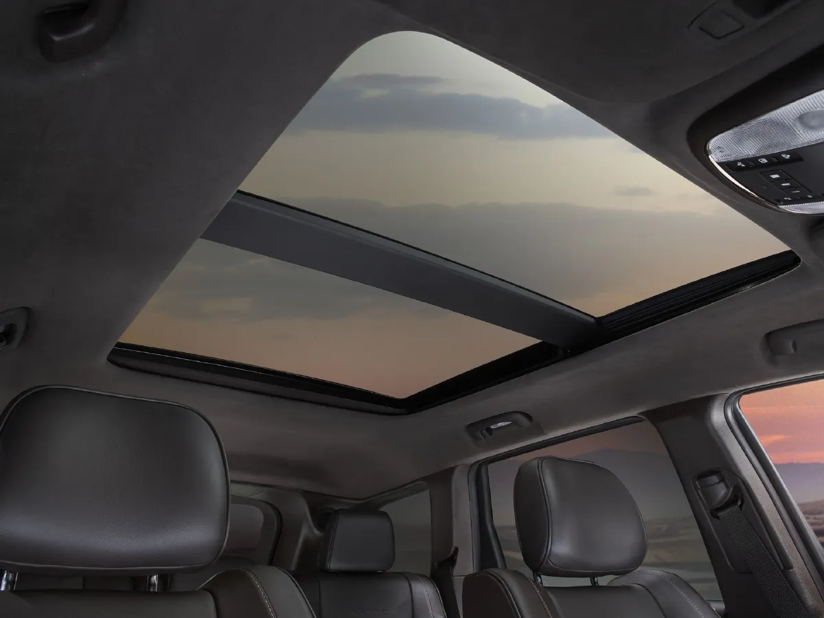 Jeep Grand Cherokee,autocango,china used car exporter,china ev exporter,chinese used car exporter,chinese used ev exporter