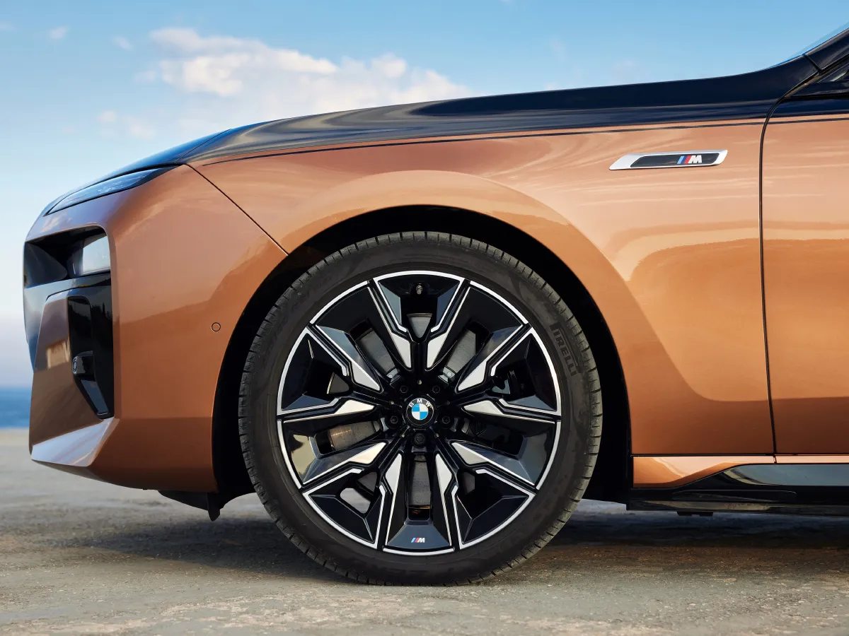 BMW i7,autocango,china used car exporter,china ev exporter,chinese used car exporter,chinese used ev exporter