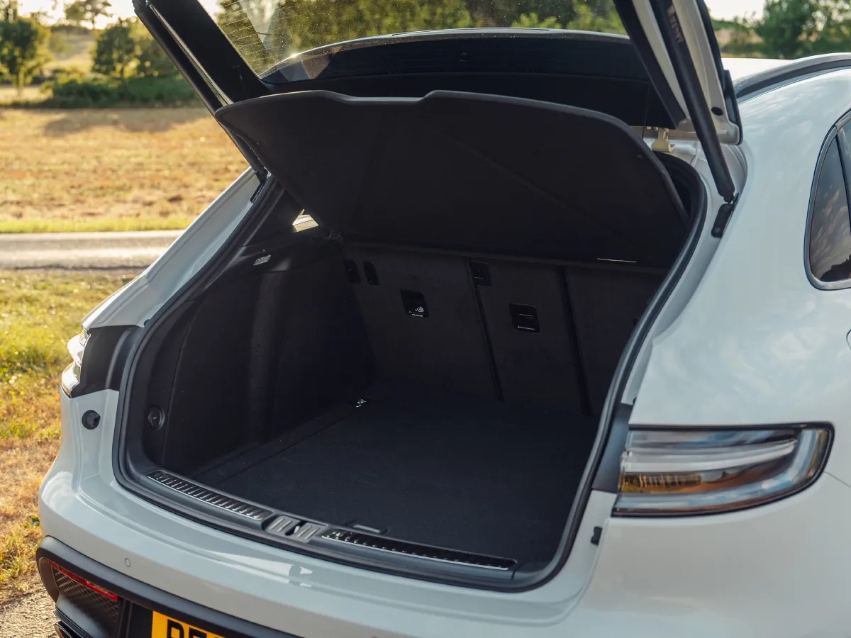 Porsche Macan,autocango,china used car exporter,china ev exporter,chinese used car exporter,chinese used ev exporter