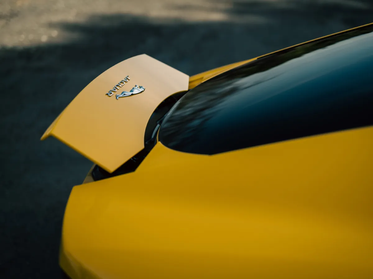 Jaguar F-TYPE,autocango,china used car exporter,china ev exporter,chinese used car exporter,chinese used ev exporter