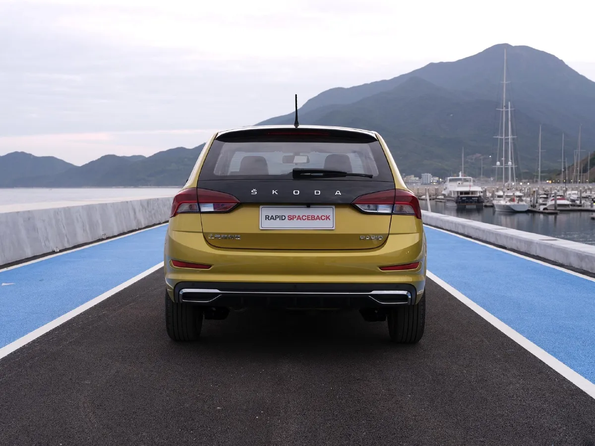 Skoda Rapid Spaceback,autocango,china used car exporter,china ev exporter,chinese used car exporter,chinese used ev exporter