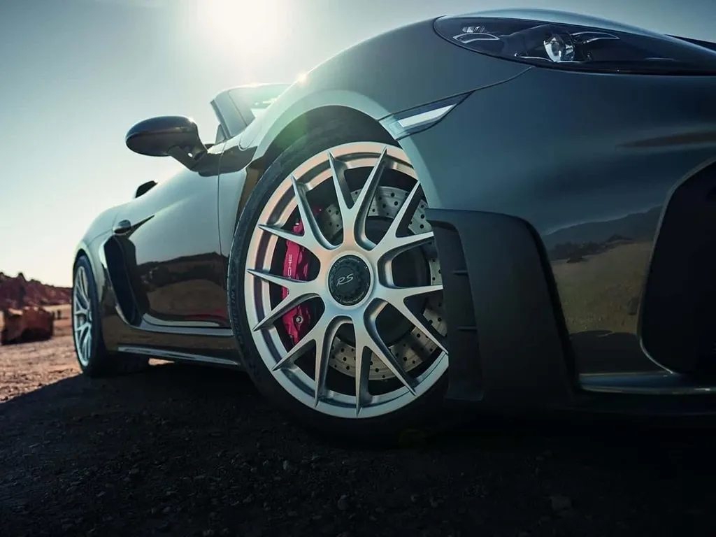 Porsche 718,autocango,china used car exporter,china ev exporter,chinese used car exporter,chinese used ev exporter