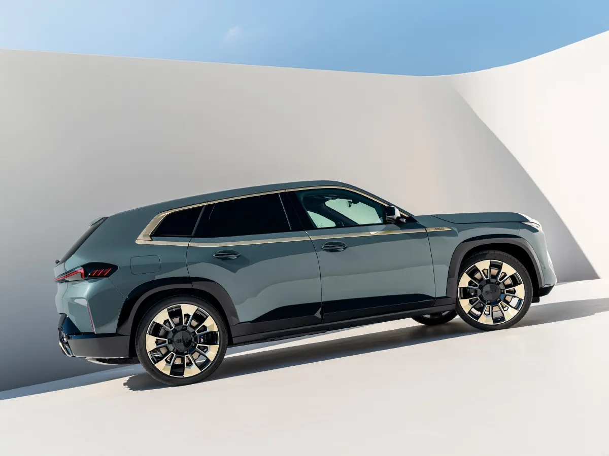 2023 BMW XM 4.4T 585HP V8 8AT PHEV 25.7KWH,autocango,china used car exporter,china ev exporter,chinese used car exporter,chinese used ev exporter