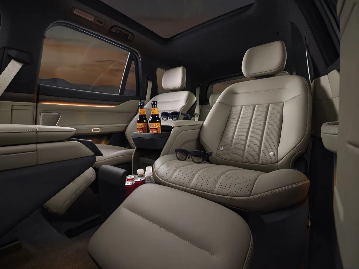 NIO ES8,autocango,china used car exporter,china ev exporter,chinese used car exporter,chinese used ev exporter