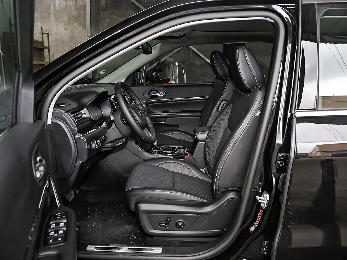 Jeep Grand Commander,autocango,china used car exporter,china ev exporter,chinese used car exporter,chinese used ev exporter