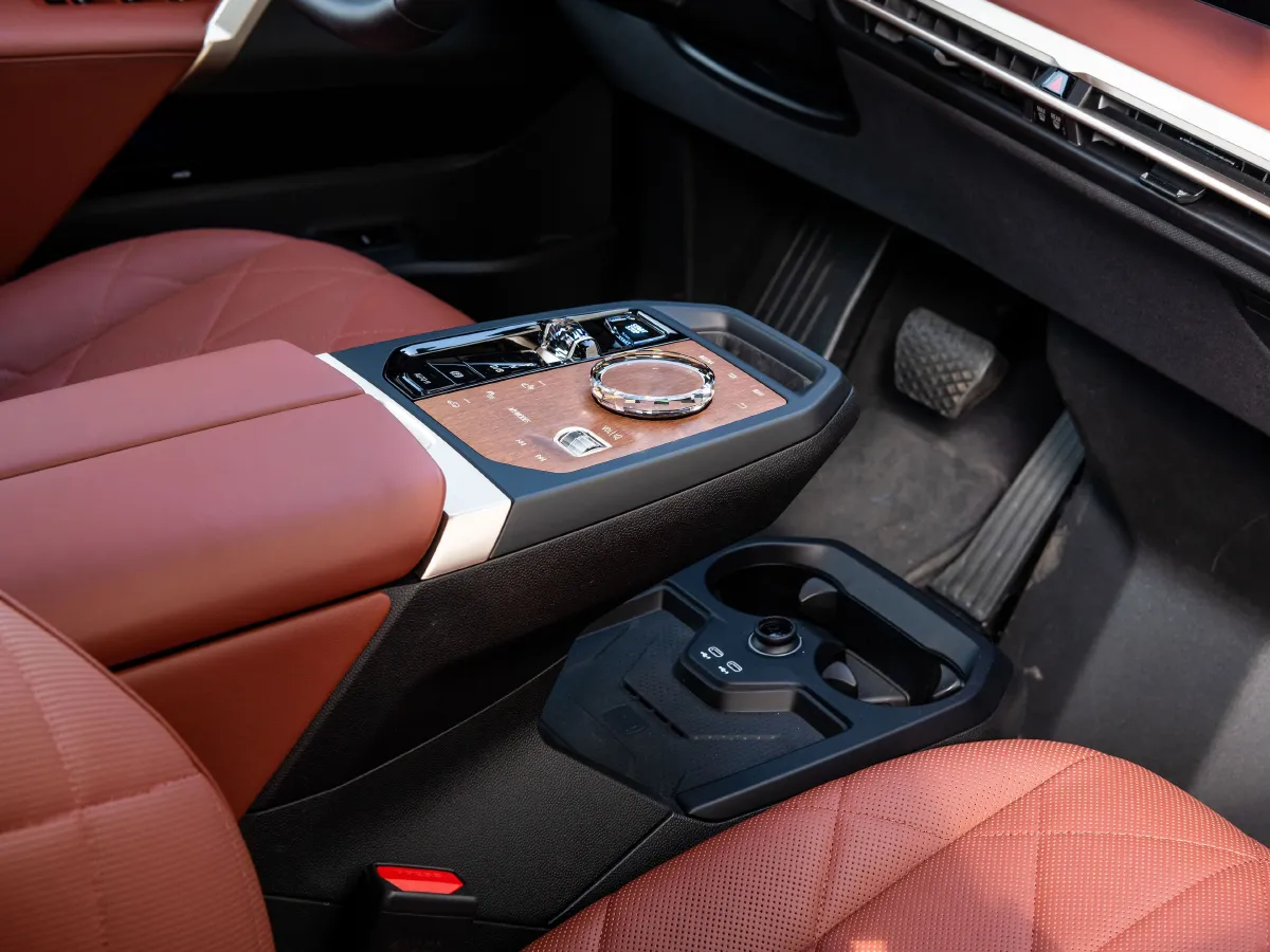 BMW iX,autocango,china used car exporter,china ev exporter,chinese used car exporter,chinese used ev exporter